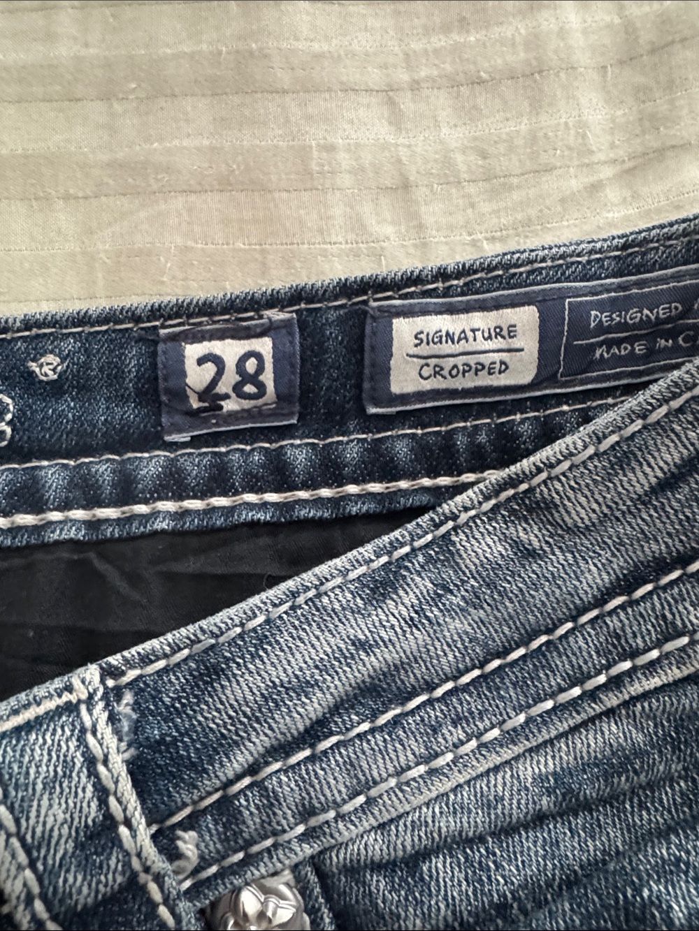Miss Me Dark Blue Distressed Cropped Jeans - Picture 2 of 8